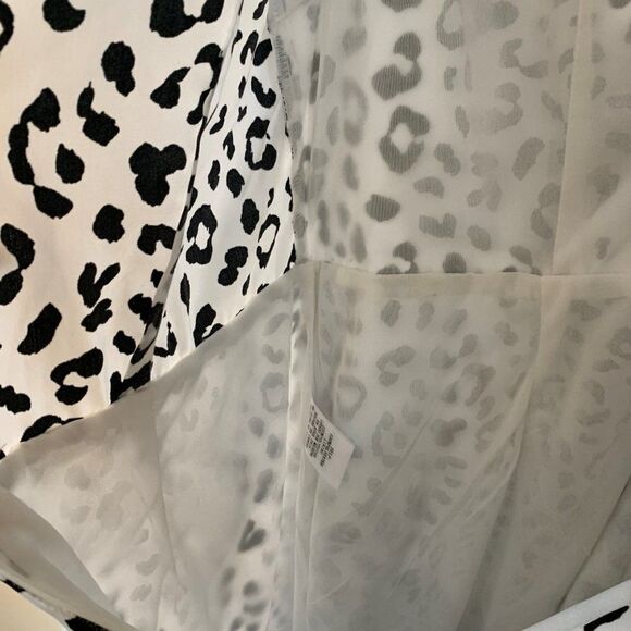 TCEC Romper, NWOT, sz L, white with black leopard print, lined - Picture 4 of 16